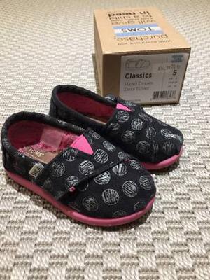 Toms Size 5 toddler shoes