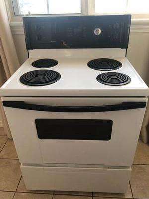 Kenmore Stove in perfect working condition.