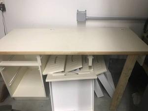 Built In Desk