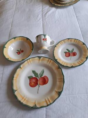 16 Piece Set of Dishes