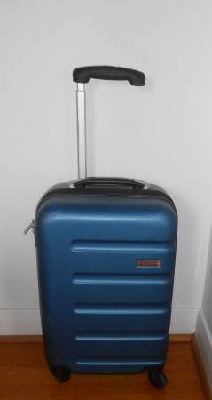 AIR CANADA BRAND 4 WHEEL CARRY-ON