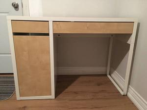 Compact desk -- great condition