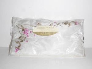 TRAVELING CLOTH JEWELRY ROLL CASE - MINT COND.