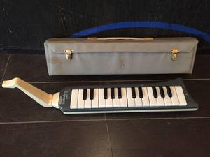 VINTAGE HOHNER MELODICA PIANO 26