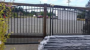 7 ft tall aluminum Drive way gates and fence on sale