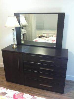Bedroom dresser - like new!