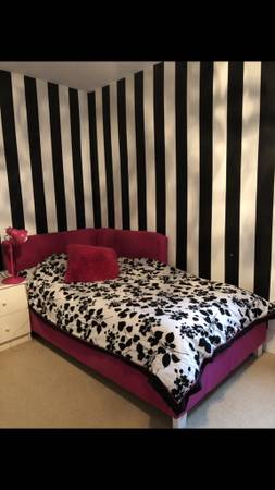 Girl's Pink Bedroom Set