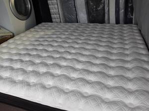 New Stearns and Foster Luxury Firm King Pillow Top Mattress