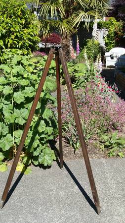 Vintage Oak Tripod