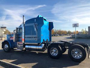 Petebilt  Cat B Train Truck