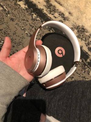PINK BEATS BY DRE SOLO 3