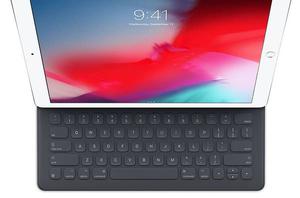 iPad Smart Keyboard and Pencil