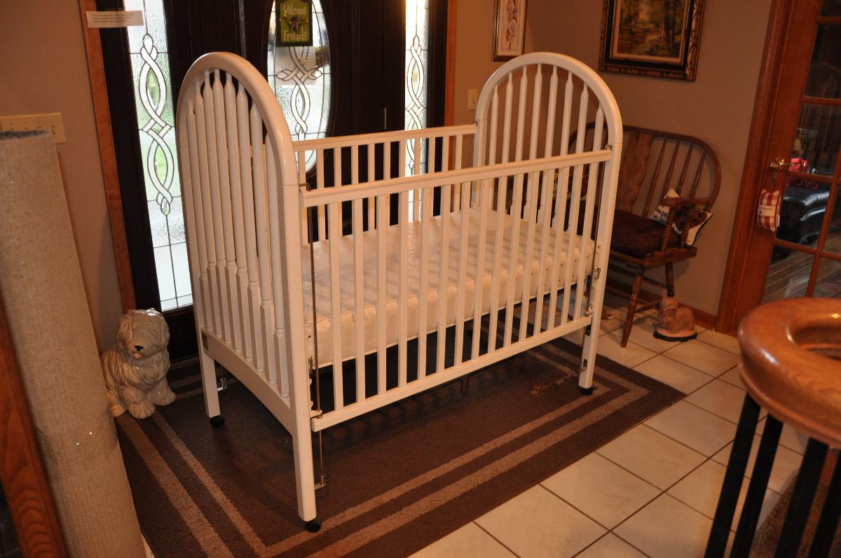 Baby crib excellent condition for sale