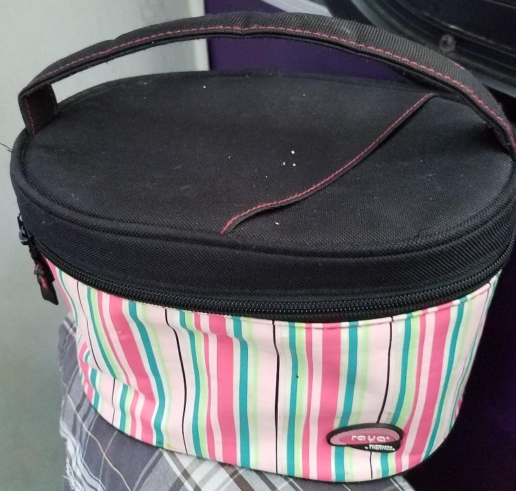 FOUND: lunchbox on the 71B bus, Wednesday morning