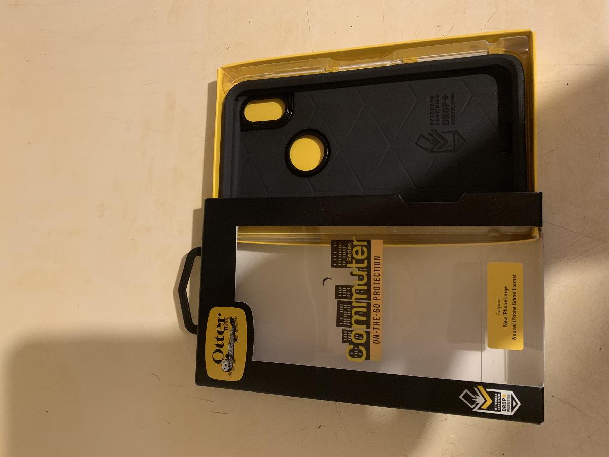 Otterbox commuter case for iPhone XS Max