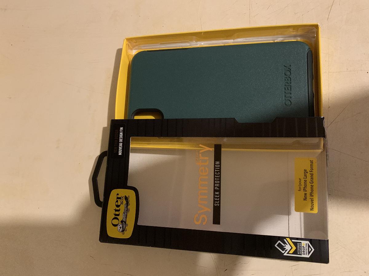 Otterbox symmetry case for iPhone XS Max