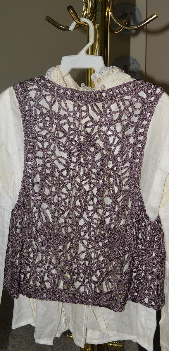 Ladies' Open Knit Vest, Lilac Hue, Excellent Condition