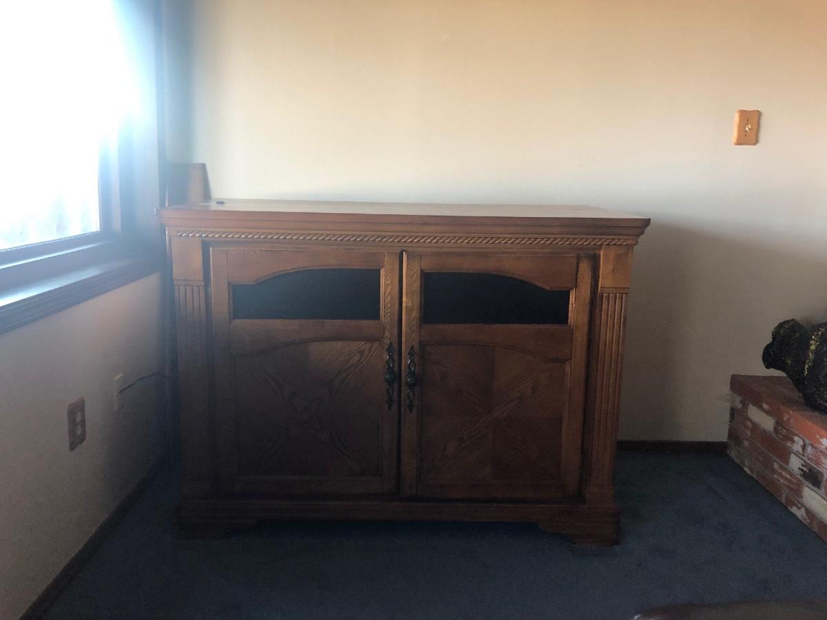 TV Cabinet (with lift)