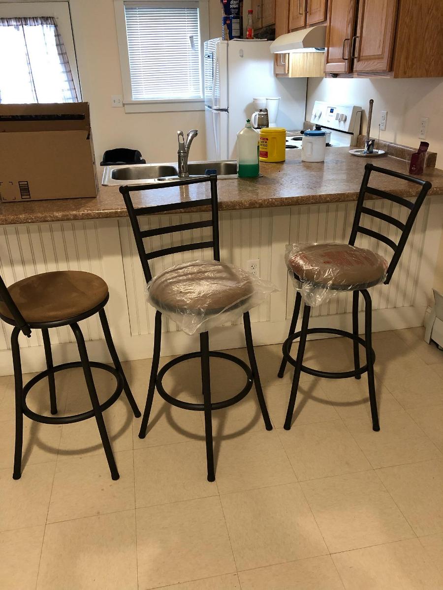 Bar stools used like new all 3 for $40
