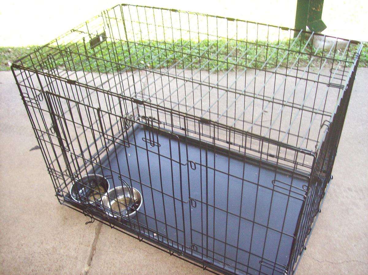 Dog/Cat Animal Cage thats Metal (med-large) by "Top Paw"