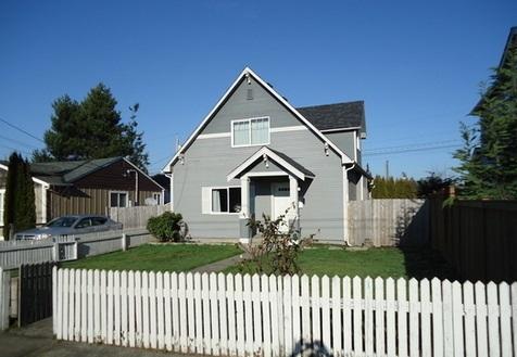 Charming 3 Bed 2 Bath Home in Tacoma