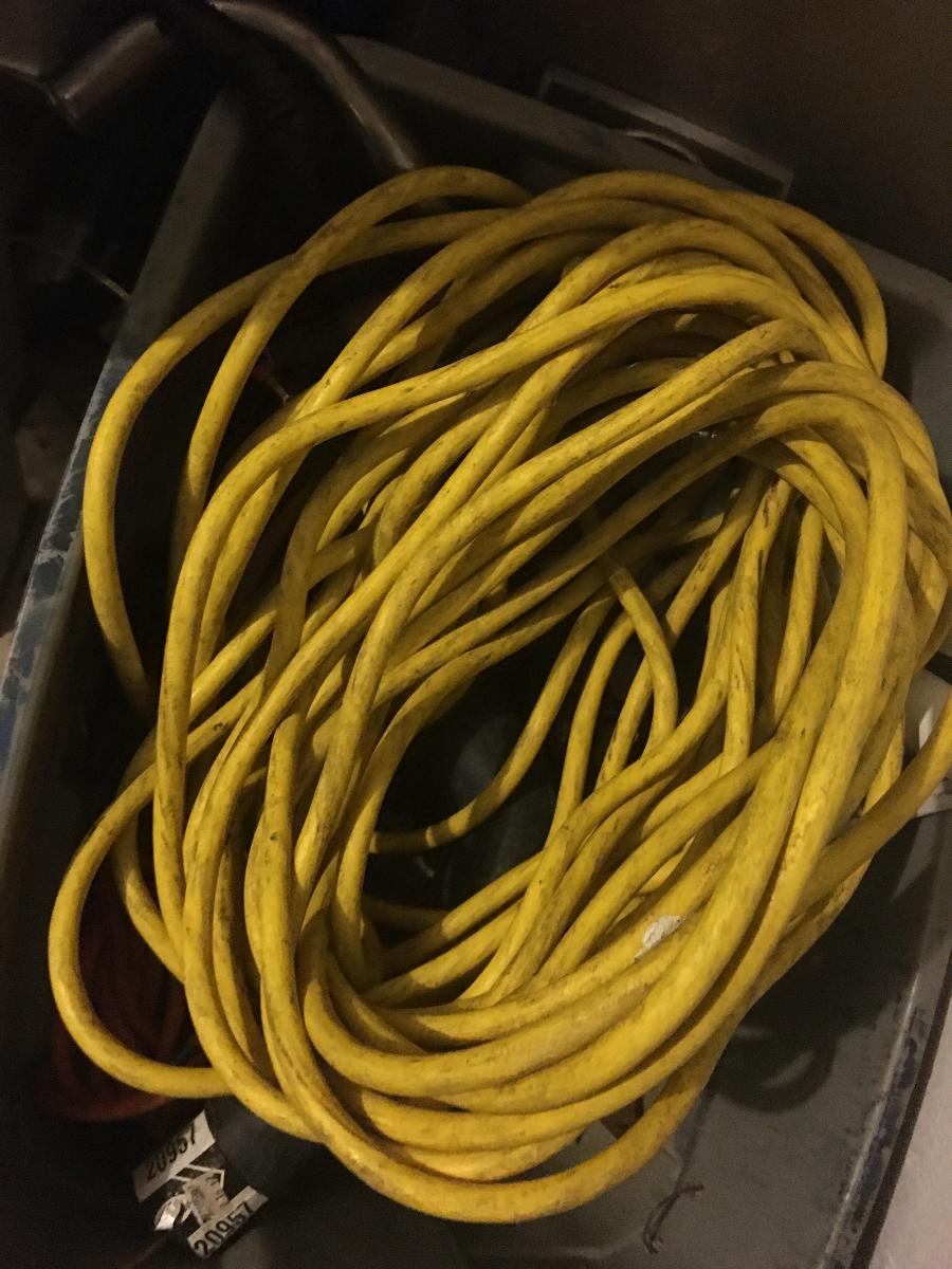 100 ft Extension Cord