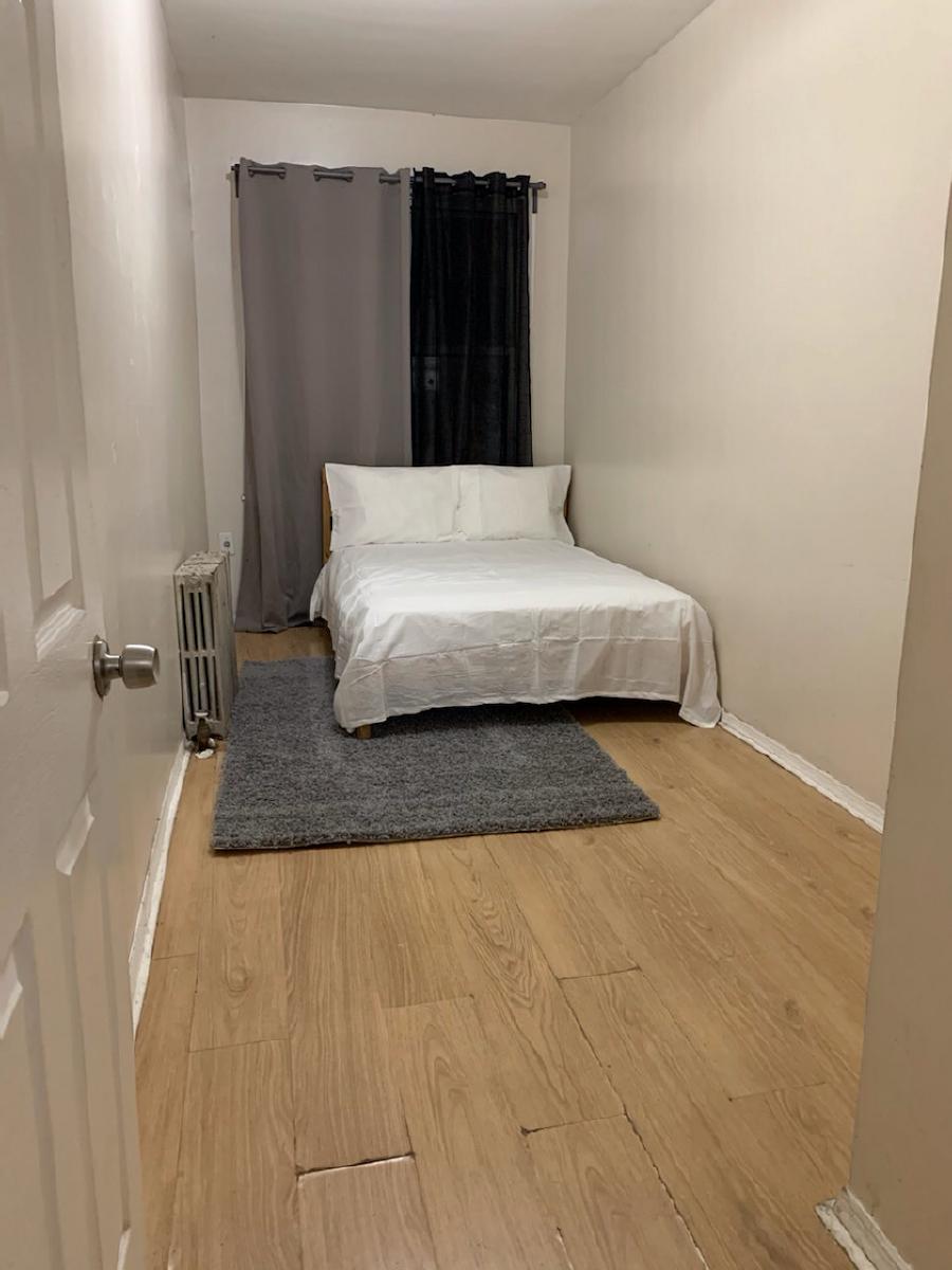 Fully Furnished Room available in The Bronx For MALES