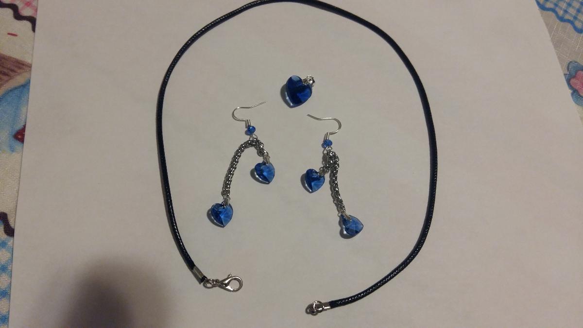 Jewels Earrings and colliers