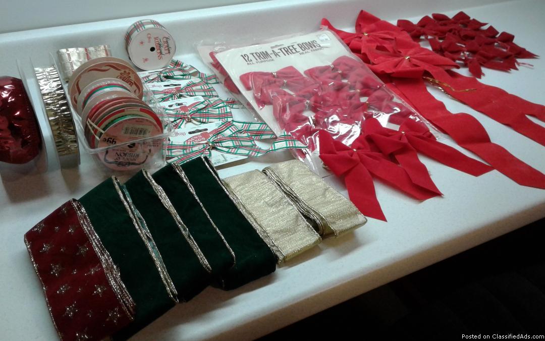 ASSORTED HOLIDAY CHRISTMAS CRAFTING SUPPLIES