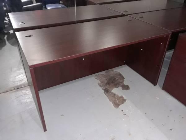 Commercial-grade desk/table