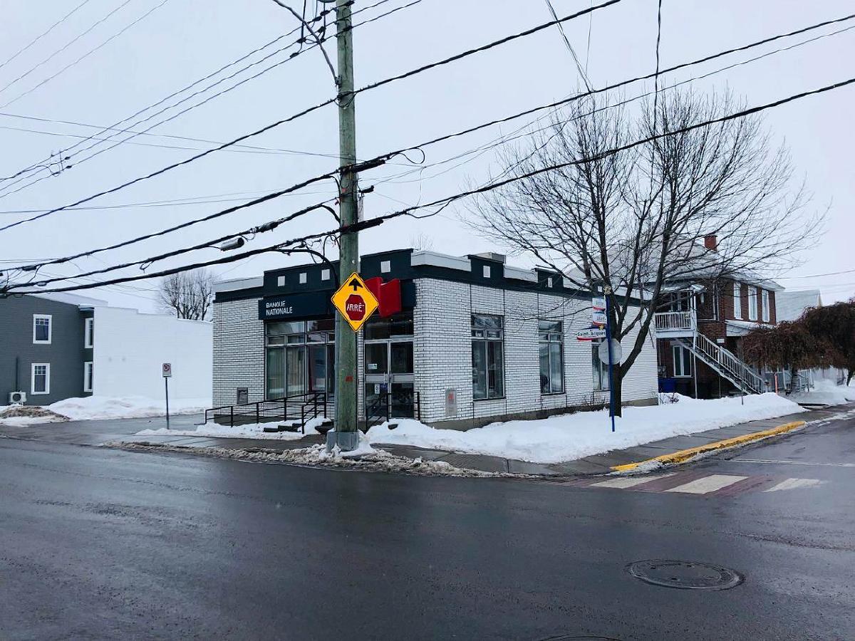 Commercial building at competitive price Lanaudiere