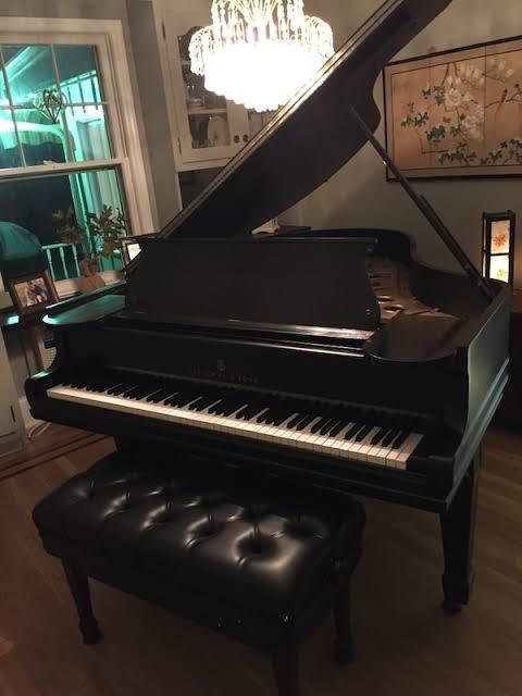 Baby grand piano piano (free)