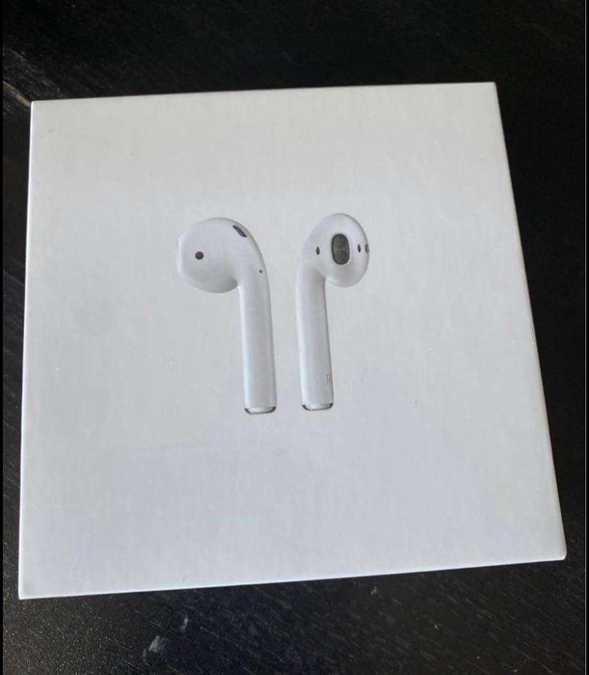 Airpods 2 with Wireless Charging Case