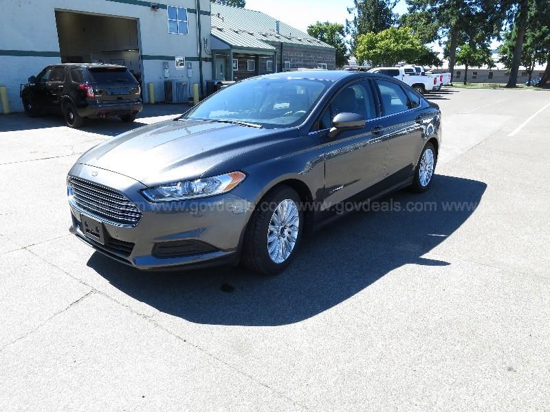  Ford Fusion Hybrid S