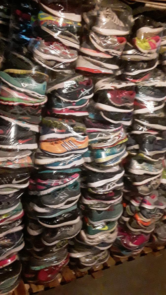  pairs of Running shoes