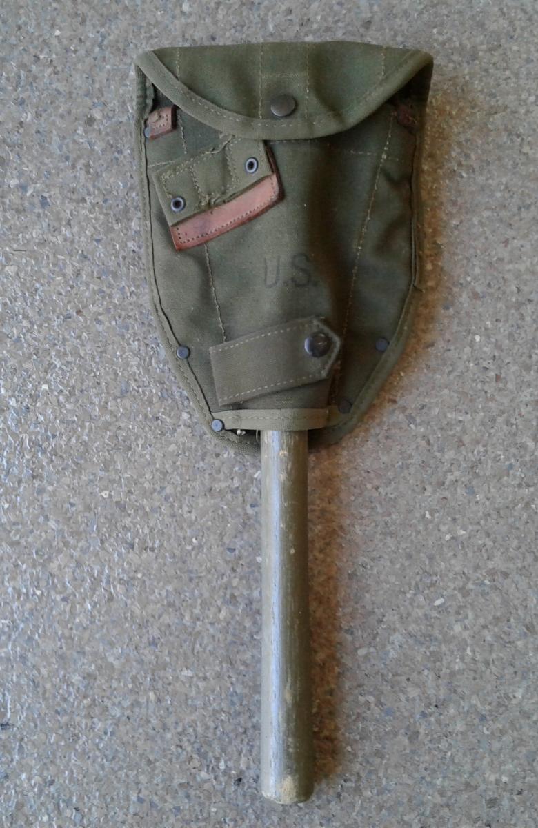 VINTAGE US ARMY FOLDING SHOVEL ENTRENCHING TOOL W/ CARRIER