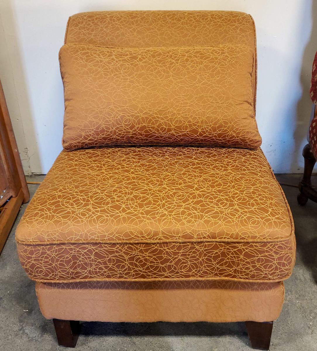 Accent Chair * Nice Design & Color *Excellent Condition *