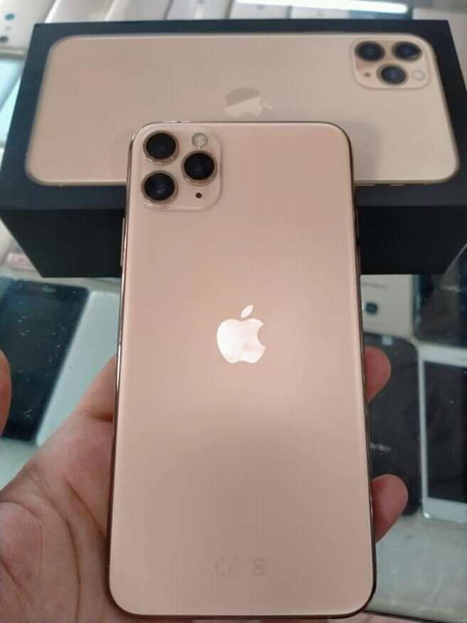 GOLD APPLE IPHONE 11 PRO MAX FOR SALE