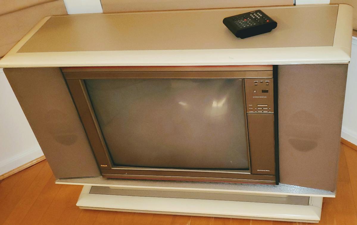 Vintage  White RCA 27-Inch ColorTrak  Television