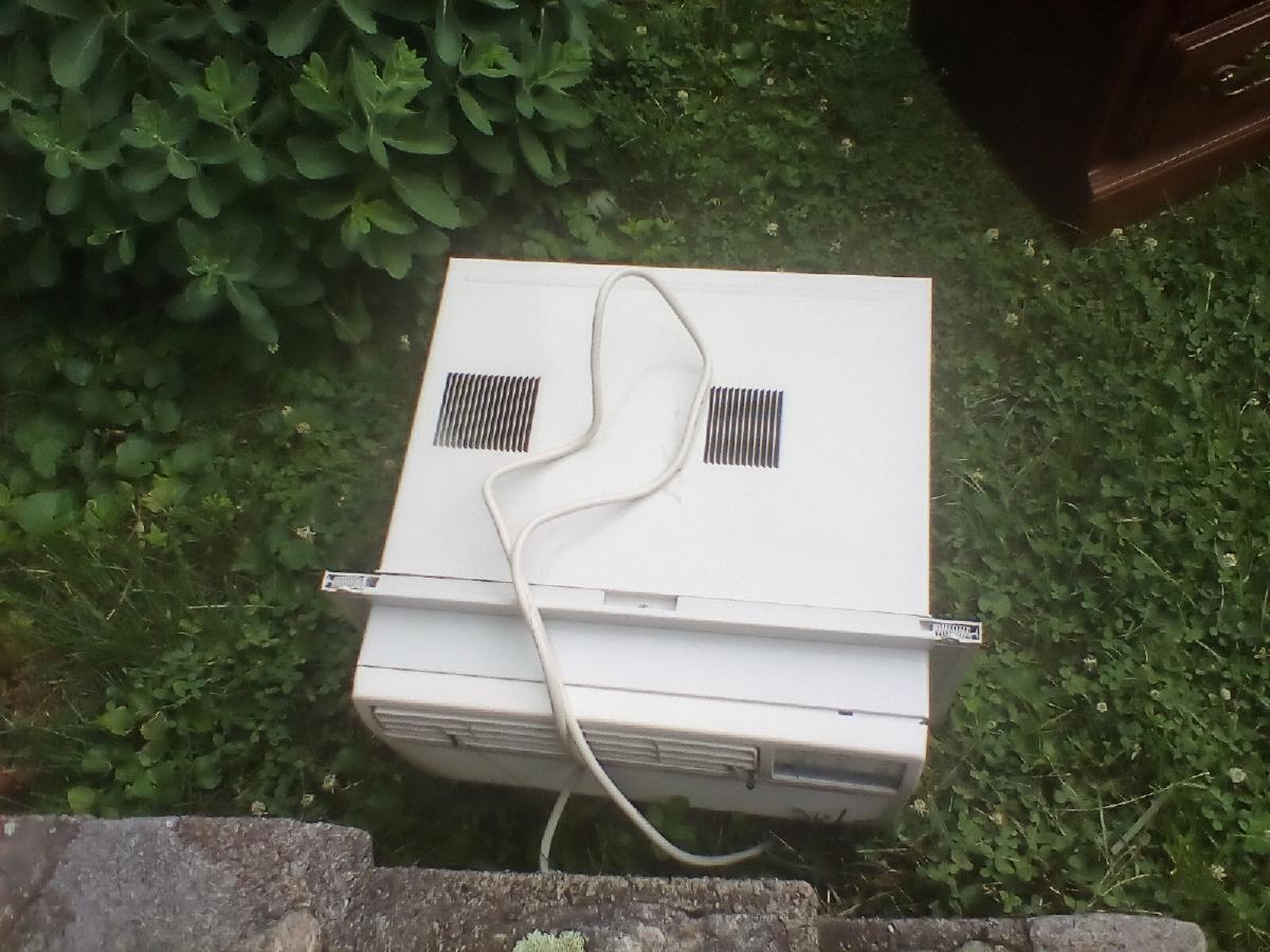 Window air conditioner