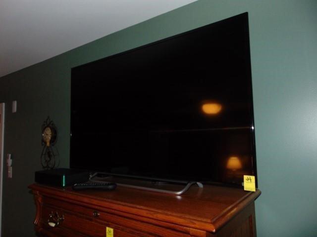 Sony Bravia 48 INCHES flatscreen tv-9 MONTHS OLD