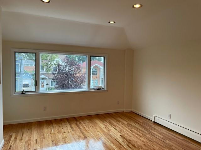(ID#:) Completely Renovated 2 Bedroom Apartment For