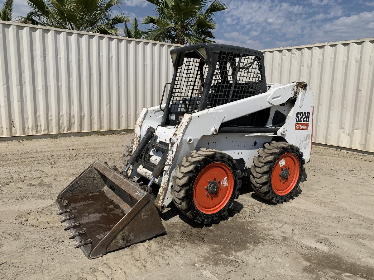  BOBCAT S220 SKIDSTEER LOADER #