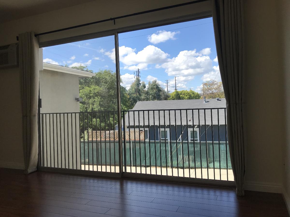 Fully renovated Studio owner pays/utilities