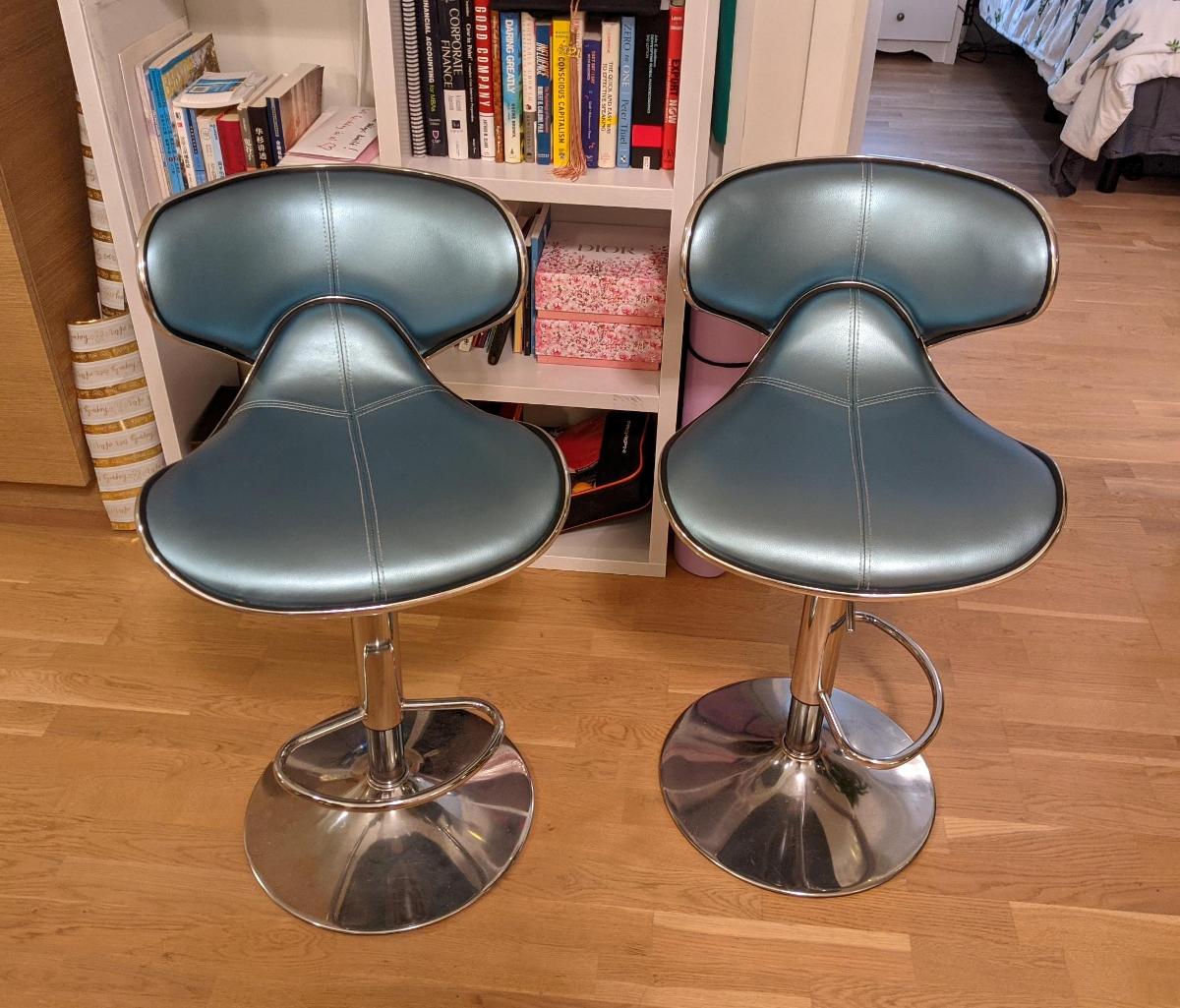 2 blue bar stools / tall kitchen chairs