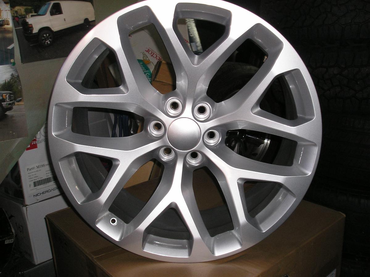 4 24 inch snowflake wheels