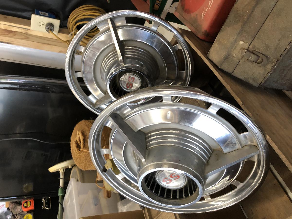  Chev SS hubcaps