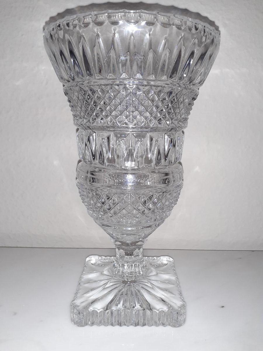 Geometric Cut Crystal Pedestal Vase