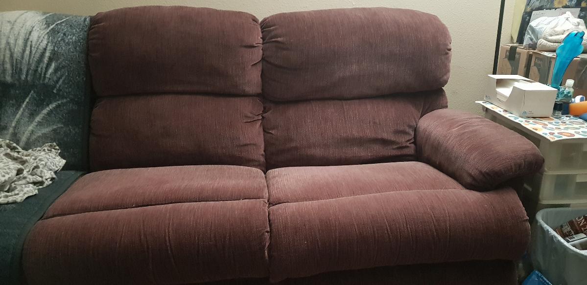 2 piece sectional couch, med brown