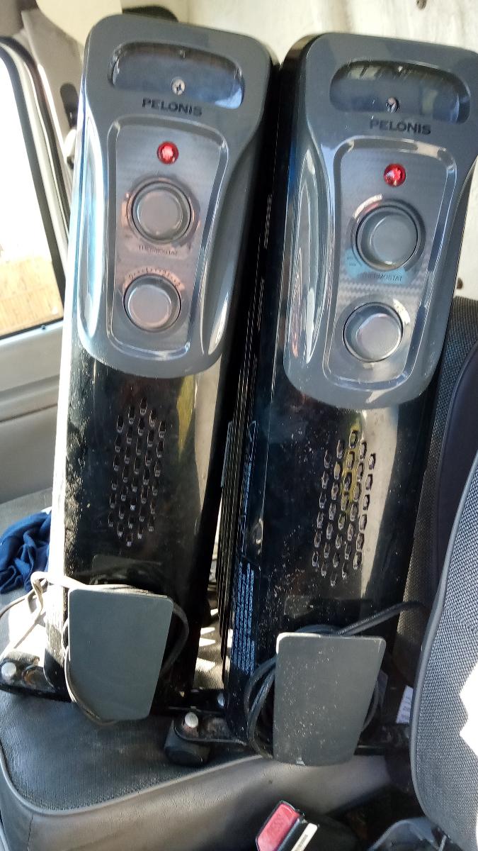 2 electric pelonis heaters